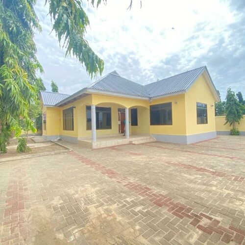 HOUSE FOR SALE AT MBWENI MPIJI