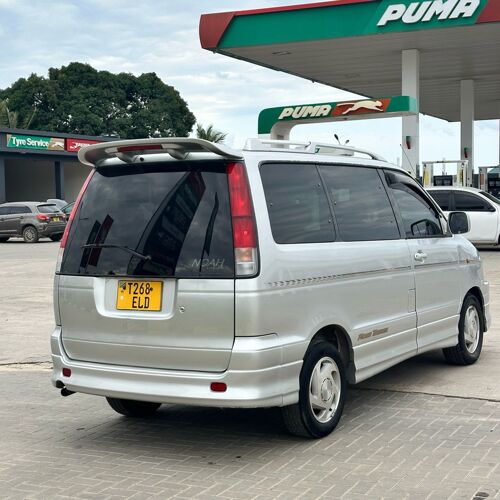 Toyota Noah Road Tour 