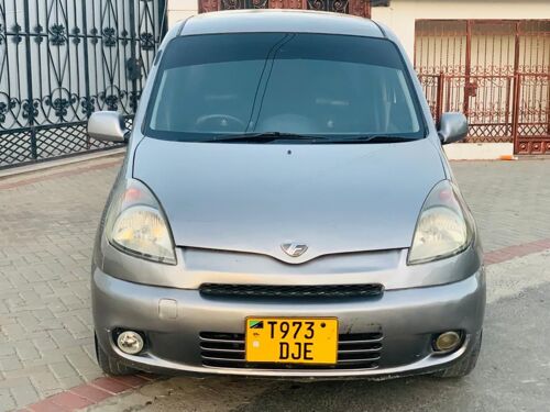 Toyota funcargo DJE 1490cc 