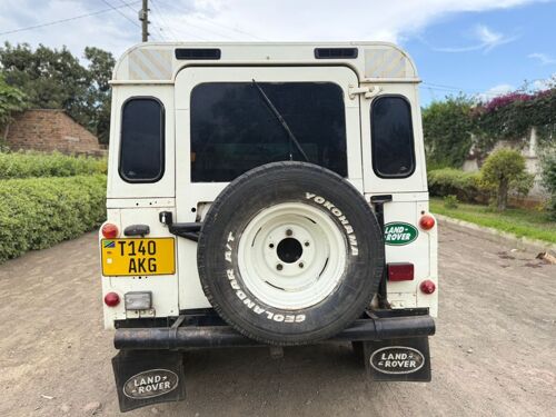 LAND ROVER DEFENDER 