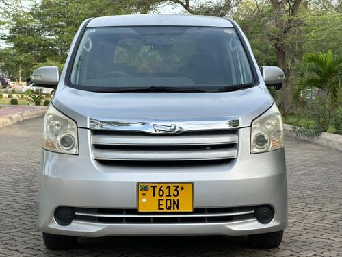Toyota Noah New Shape EQN