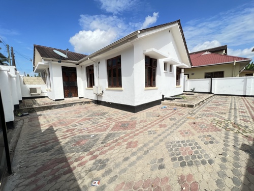HOUSE FOR RENT MBEZI BEACH