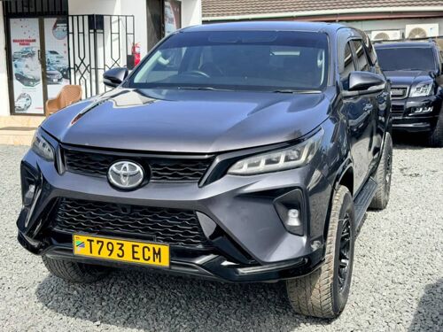 TOYOTA FORTUNER 2023