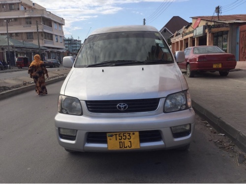 Toyota Noah Old Sr40 Inauzwa