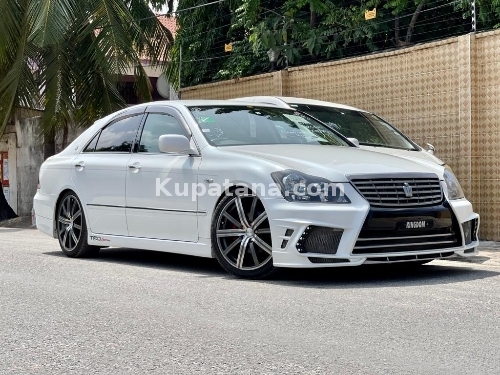 Toyota Crown Athlete Ghost 