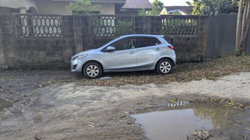 Mazda demio 2012