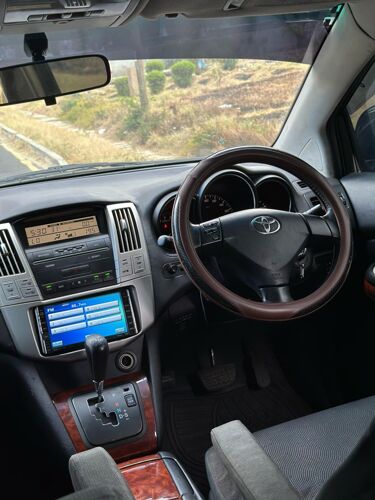 TOYOTA HARRIER NEW 