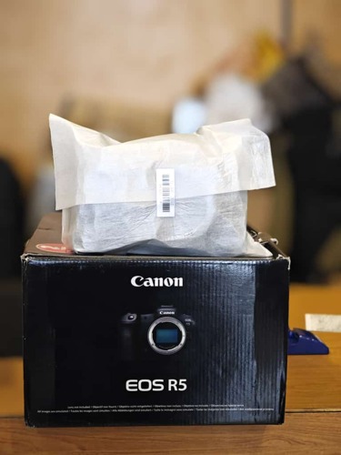CANON EOS R5