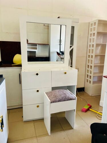 DRESSING TABLE CLASSIC MPYA 