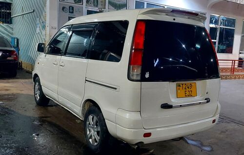 Toyota Noah for sale