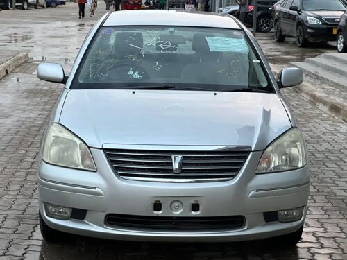 Toyota premio 2003