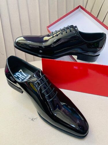 Totally dominant shoes