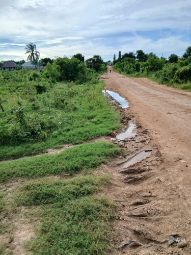 Kiwanja cha biashara Dege