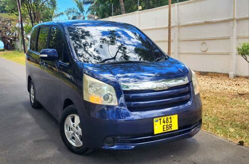 NOAH 2008 NEW FULL OPTION