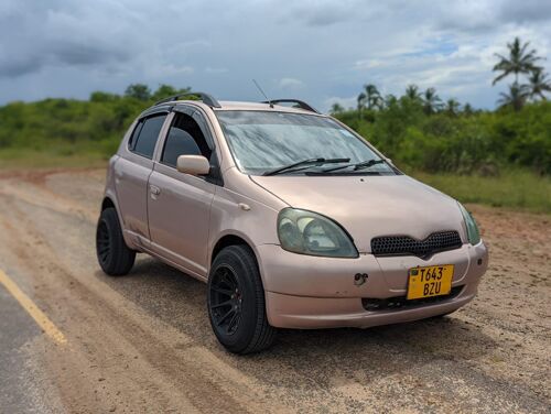  Vitz.  Piston 4.       2000