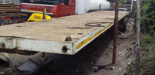USED FLATBED TRAILER 