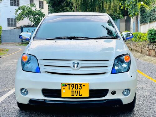 TOYOTA IST 2005