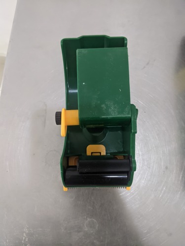 Tape dispenser