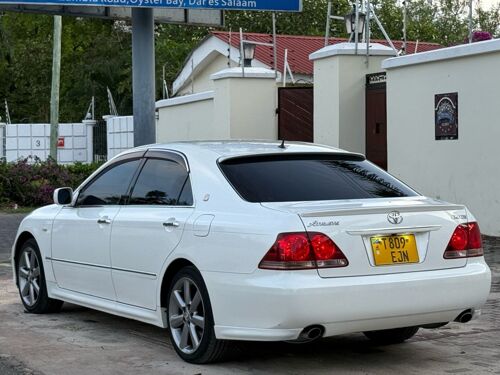 Toyota crown athlete