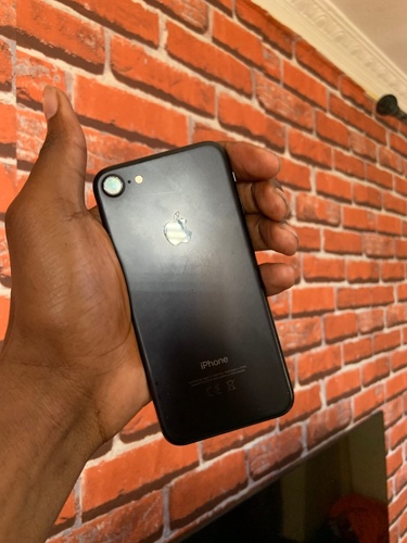 IPHONE 7 PLAIN