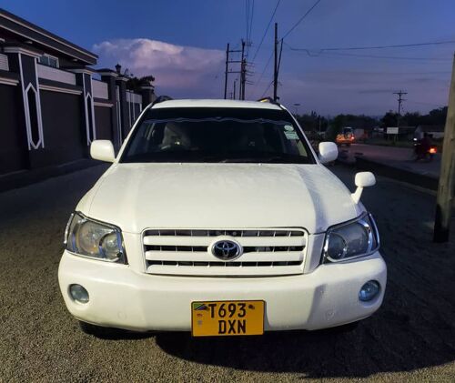 TOYOTA KLUGER INAUZWA MWANZA 