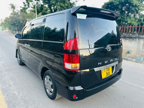 Toyota  Noah D4