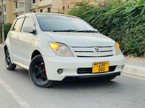 TOYOTA IST
