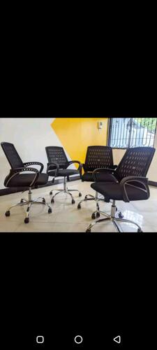 Mesh office chair