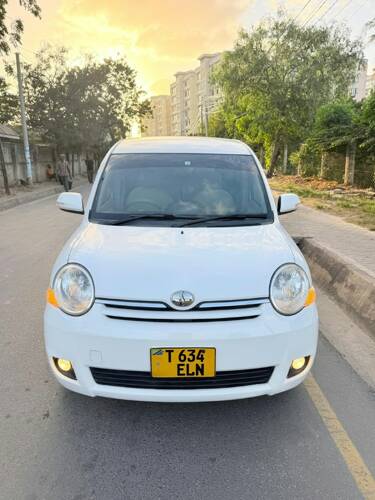 NAUZA TOYOTA SIENTA