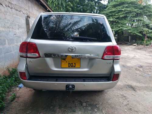TOYOTA LANDCRUISER VX V8
