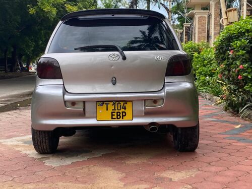 Toyota vits rs