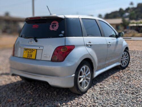 TOYOTA I S T 