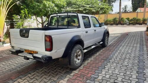 Nissan hard ody pickup