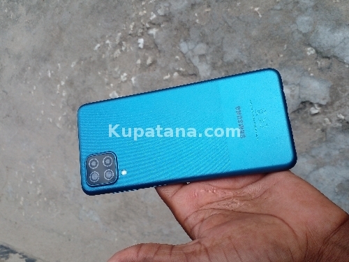 Samsung Galaxy A12 