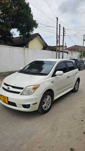 NAUZA TOYOTA IST 