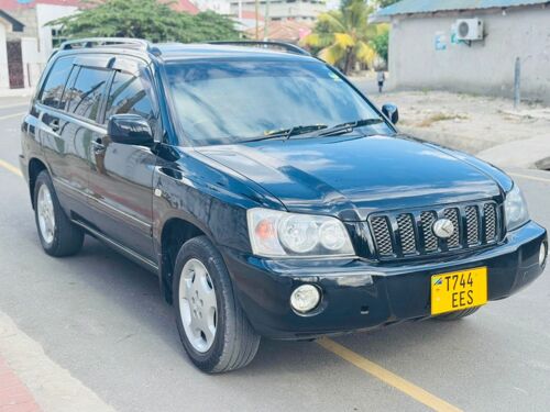 NAUZA TOYOTA KLUGER NZURI 