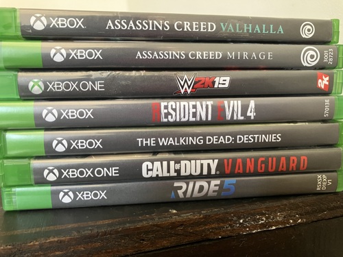 Xbox series x and Xbox one cds