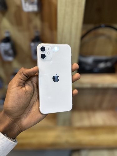 iPhone 11 plain gb128