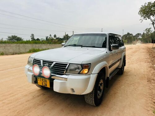 Nissan Patrol 2001 mil 22.5 tu