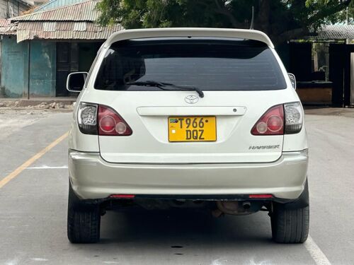 TOYOTA HARRIER OLD MODEL 