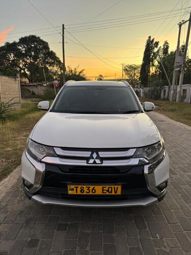 Outlander 2016 32.9m