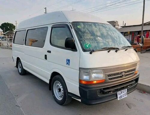 Toyota hiace mpya