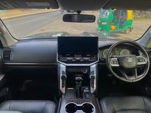NAUZA TOYOTA KLUGER MPYA 