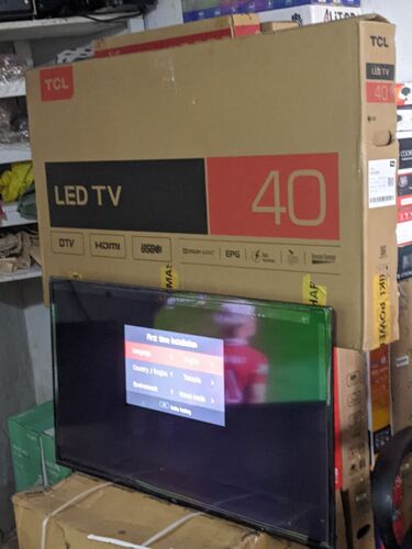 TCL INCH 40 LED TV