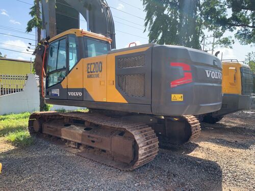 NAUZA EXCAVATOR MPYA 