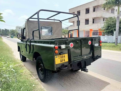 Land Rover (AFK)