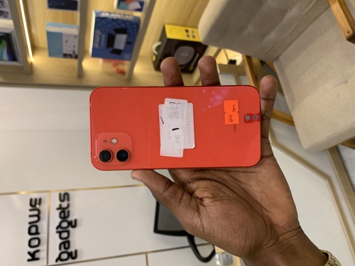 iPhone 12 plain