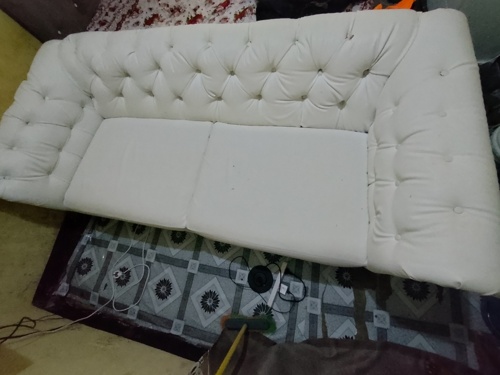 Sofa la kisasa la watu watatu