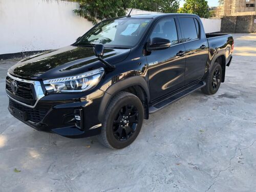 NAUZA TOYOTA HILUX PICK UP 