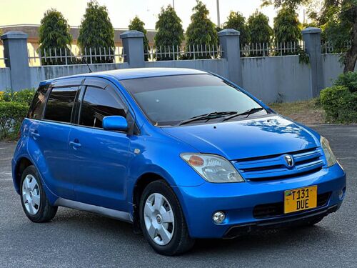 NAUZA TOYOTA IST NZURI SANA 